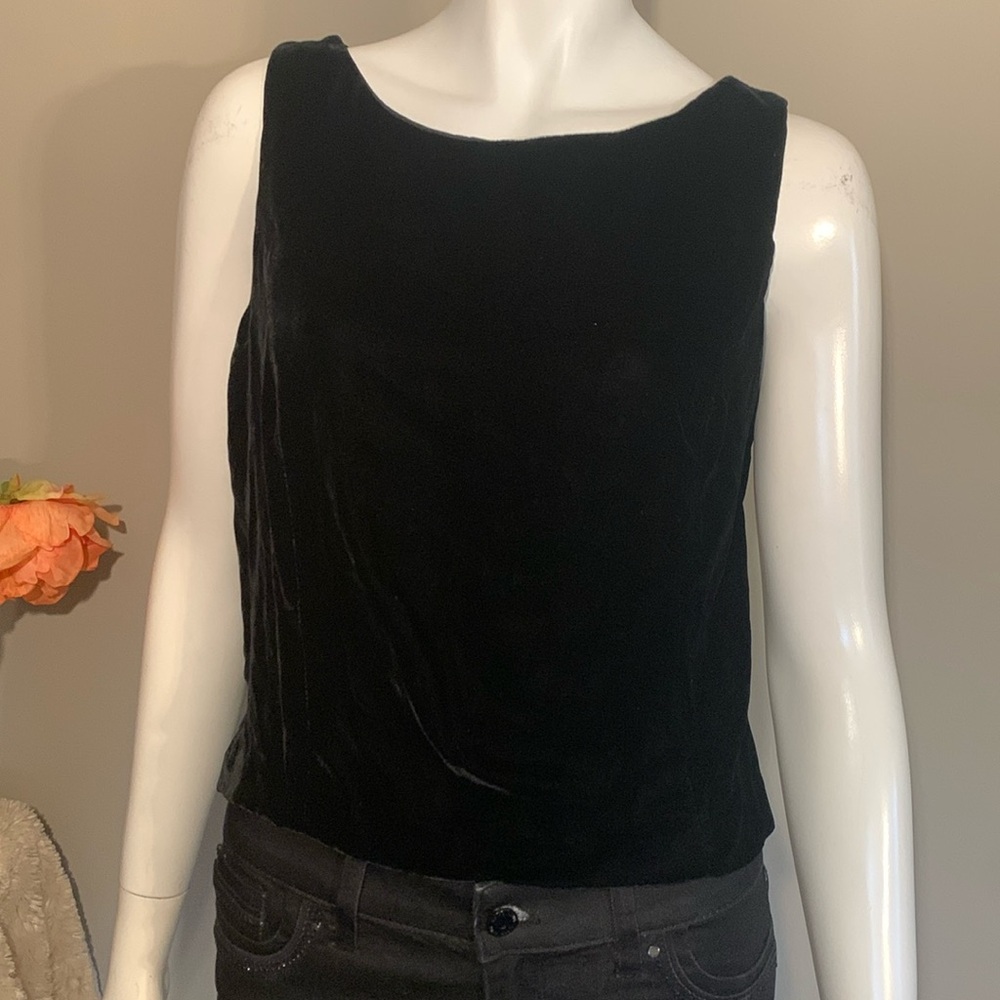 Black velvet cropped tank top Small
